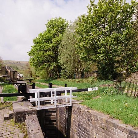 A Place In The Pennines Villa Huddersfield Exterior photo