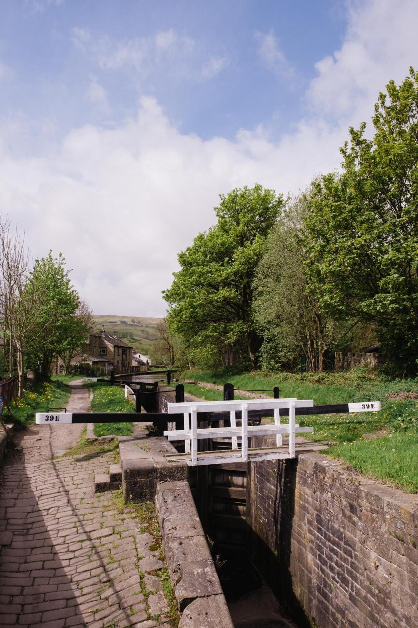 A Place In The Pennines Villa Huddersfield Exterior photo